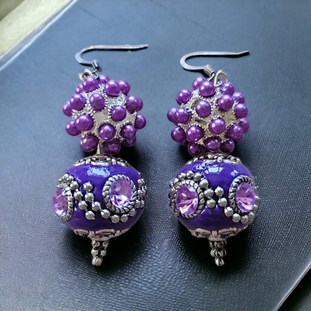 Funky Handcrafted Ball Bead Silver Tone Pierced Earrings - Picture 3 of 7